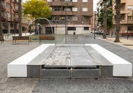 Puerta de acceso a los refugios en plaza Castellón en una imagen de archivo.