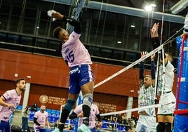 Armando Danger durante el encuentro ante e Unicaja Costa de Almería.