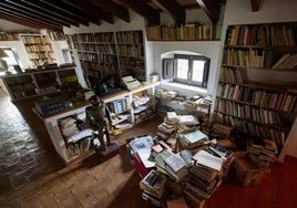 Detalle de la biblioteca del poeta Francisco Brines en Elca.