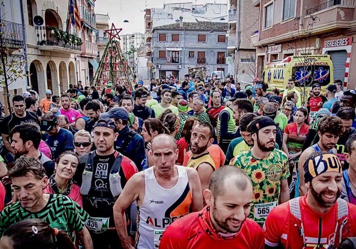 Participantes en una edición del Trail de Muntanya de Vallada.