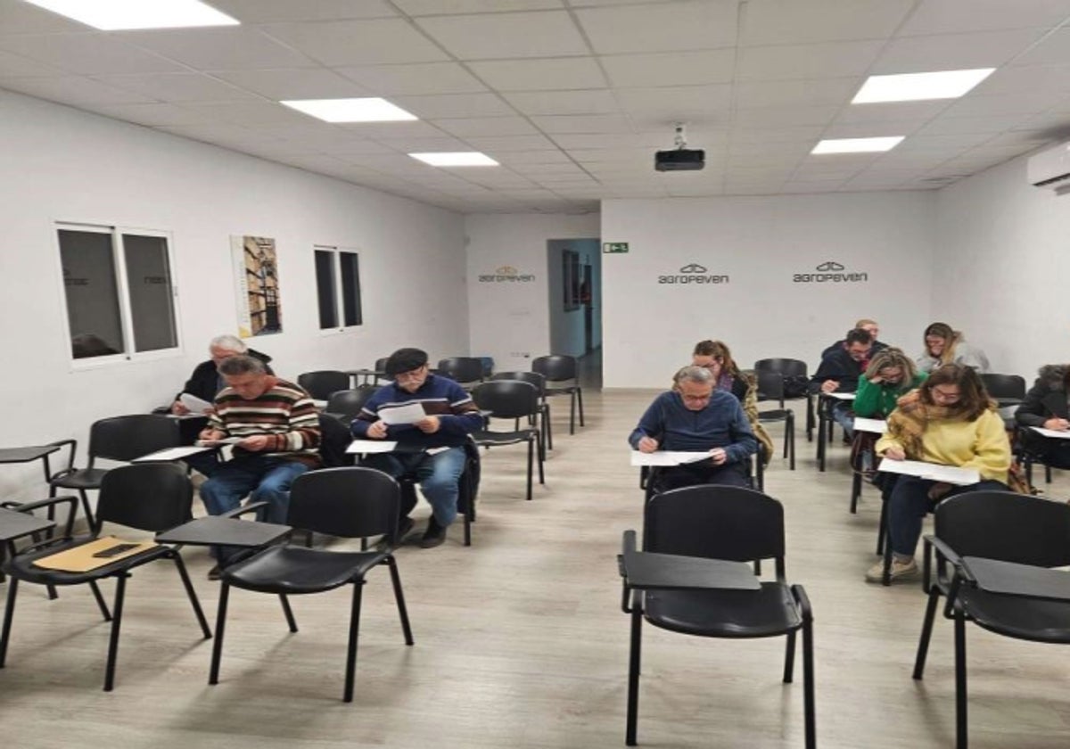 Curso semipresencial.