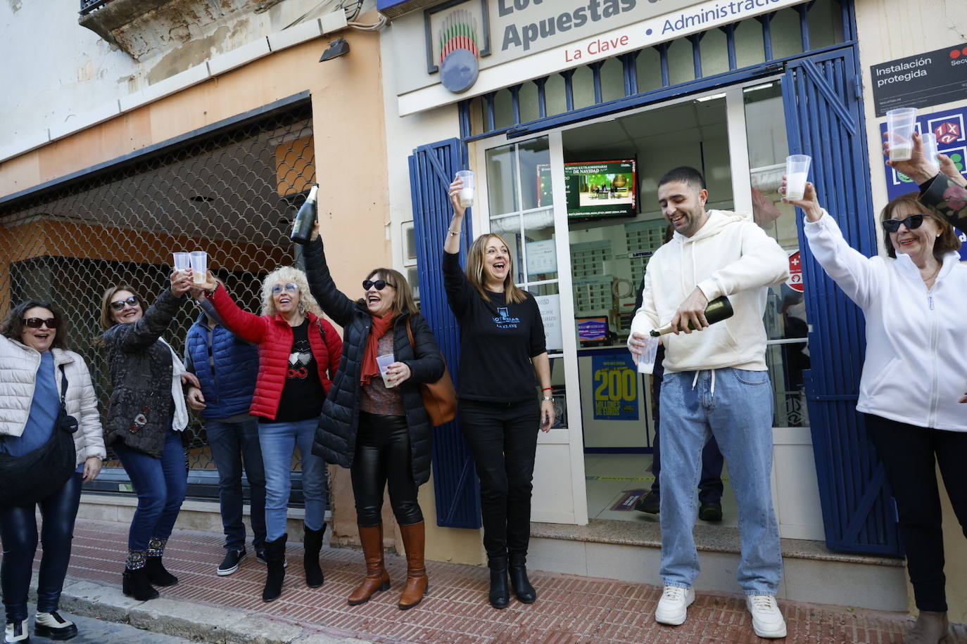 Imágenes del día de la Lotería de Navidad en la Comunitat