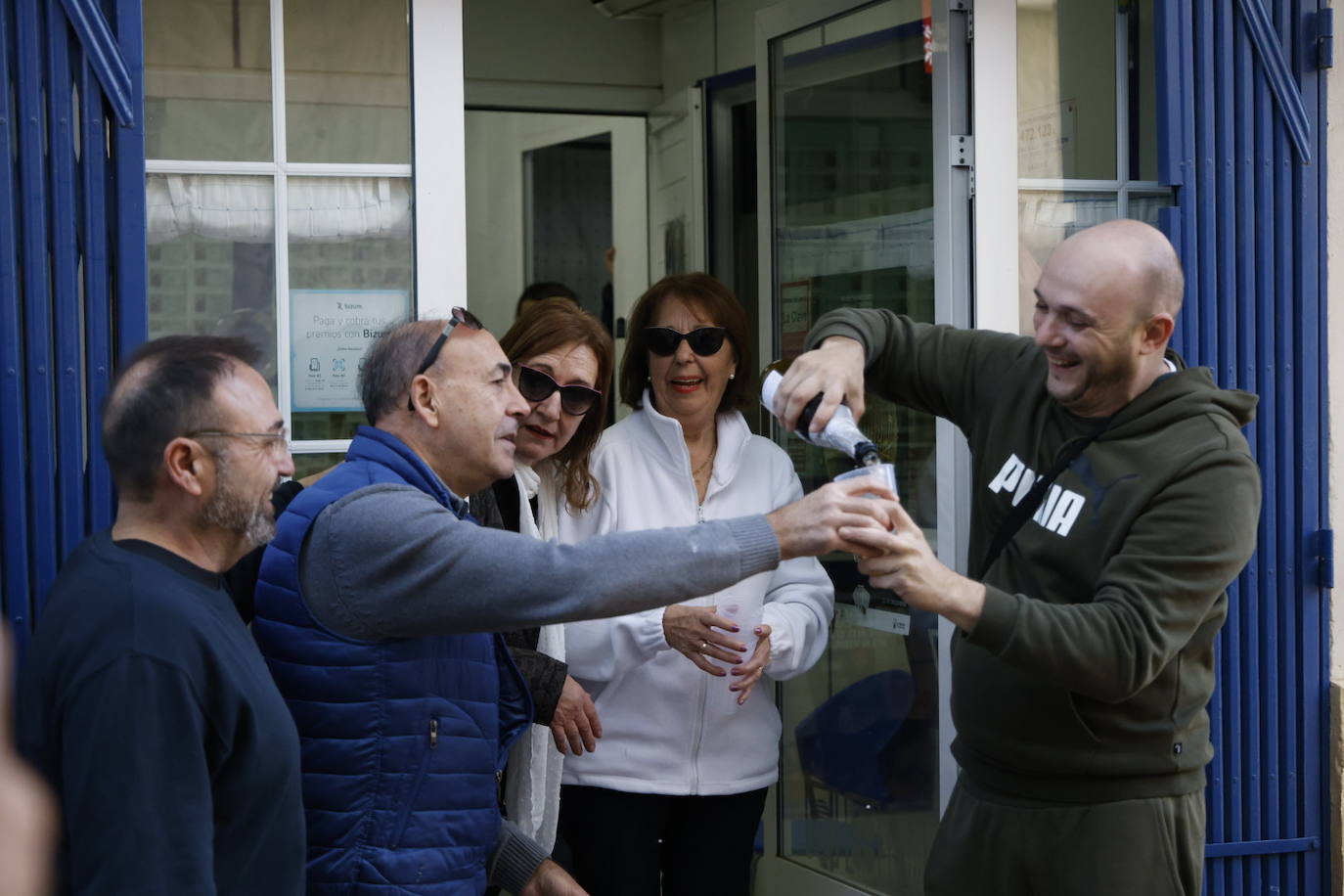 Imágenes del día de la Lotería de Navidad en la Comunitat