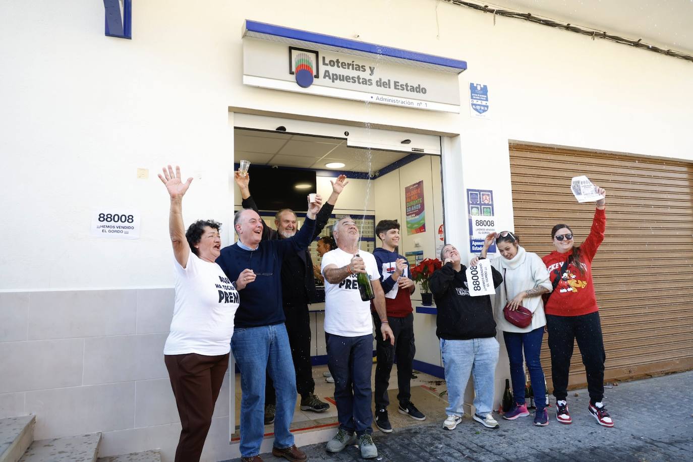 Imágenes del día de la Lotería de Navidad en la Comunitat