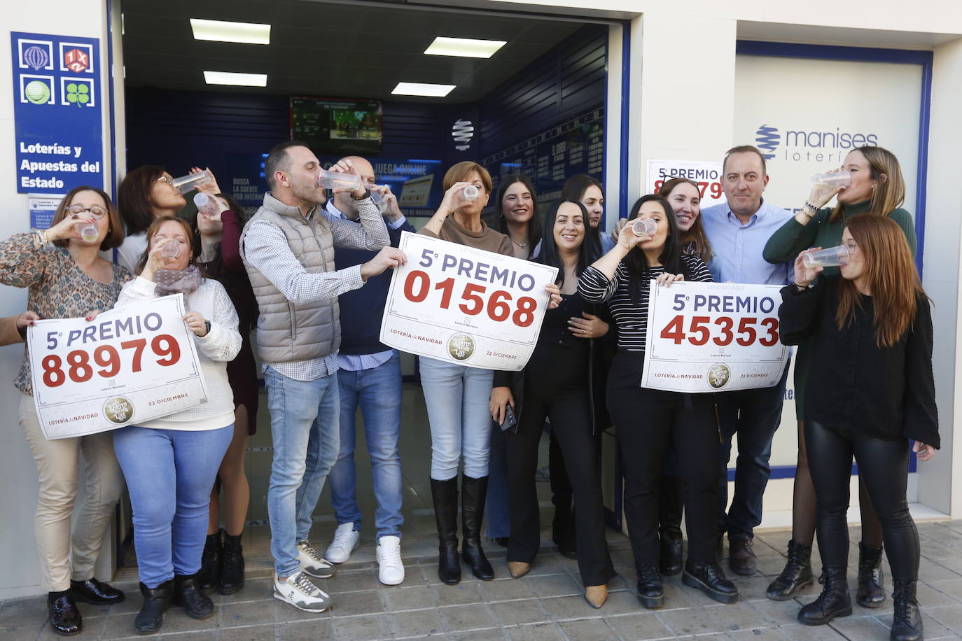 Imágenes del día de la Lotería de Navidad en la Comunitat