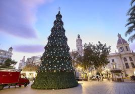 La Plaza del Ayuntamiento de Valencia decorada de Navidad.