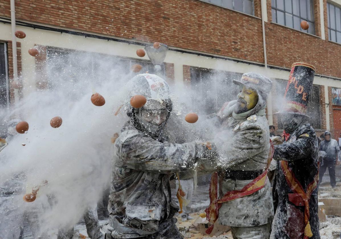 Ibi cumple con su tradicional fiesta de &#039;Els Enfarinats&#039;