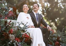 Laura Gil y Gonzalo Sabater, en la boda civil en el Huerto de San Vicente, en Picanya.