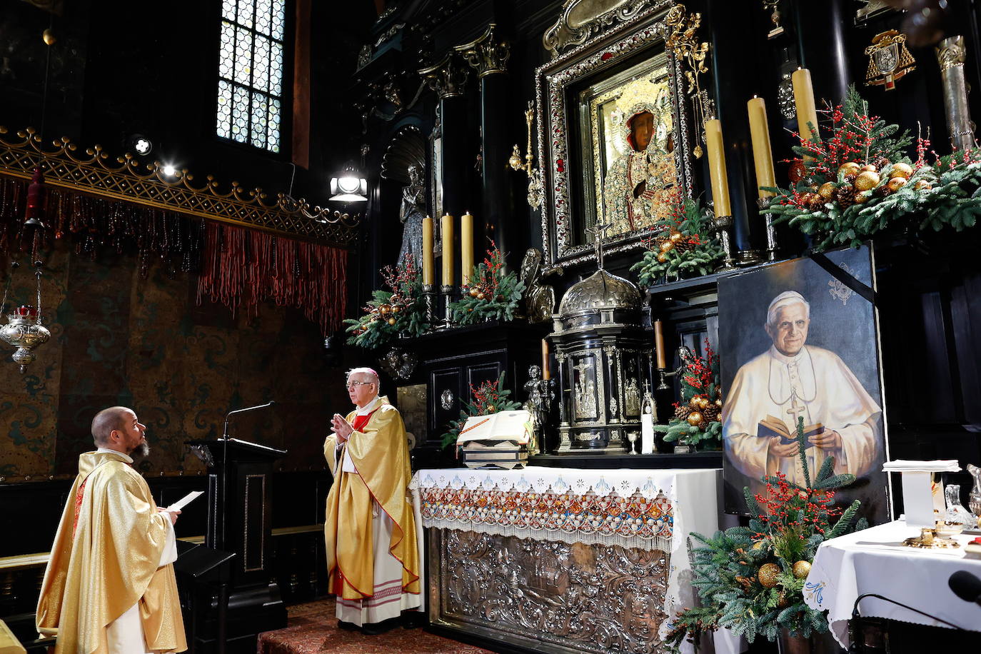 Muerte papa Benedicto XVI: fotos misa | Fotos: Desde Sudáfrica a Polonia: Así despiden a Benedicto XVI