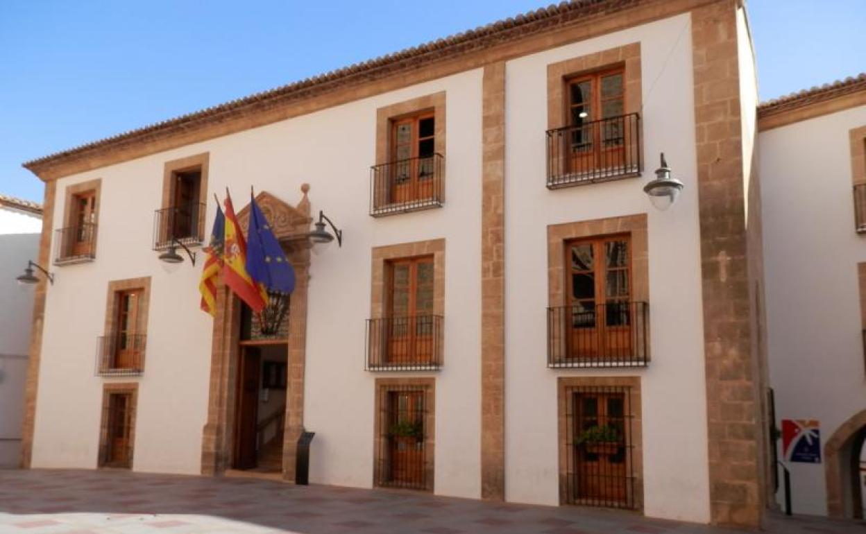 Fachada del Ayuntamiento de Xàbia. 