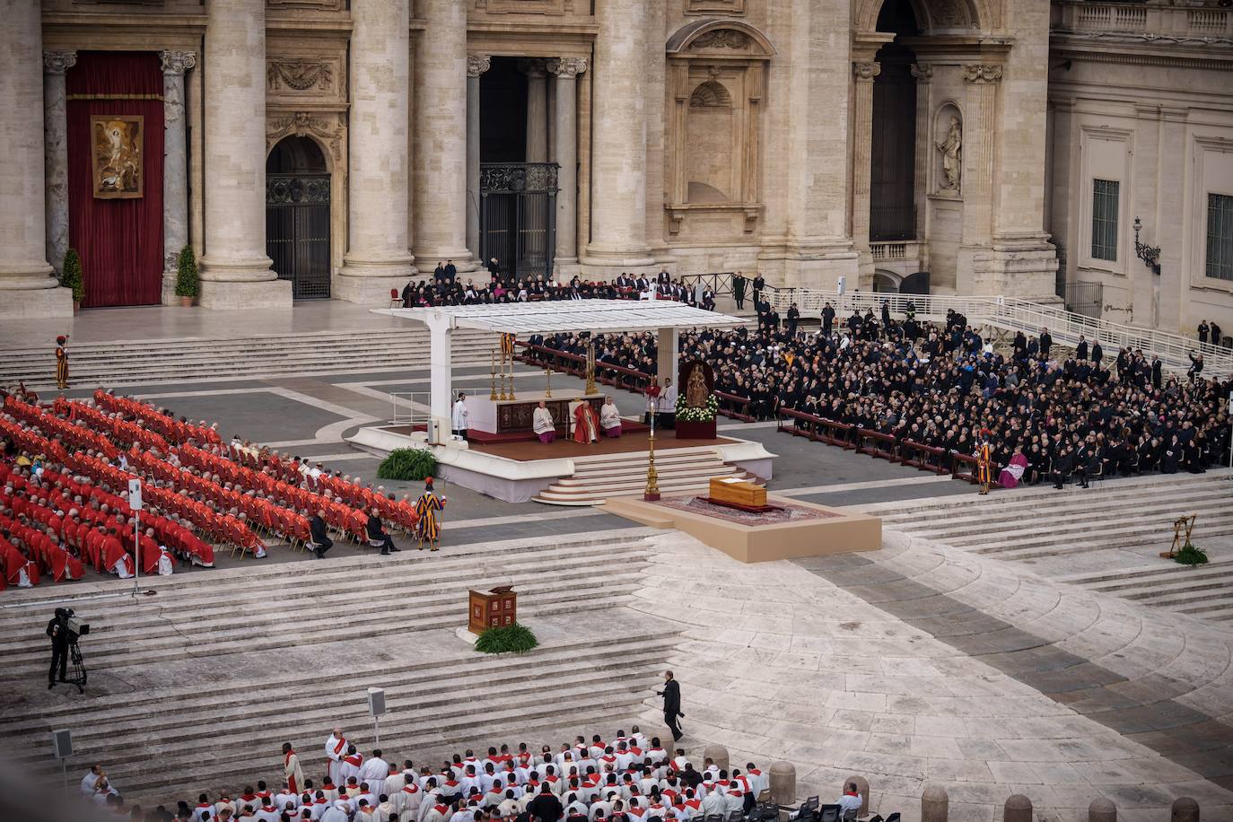 Fotos: El funeral del Papa Benedicto XVI en imágenes