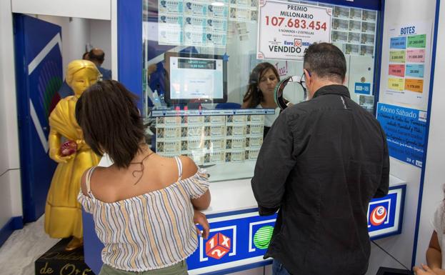 La Bonoloto premia con 186.313 euros a dos jugadores en el sorteo de este jueves