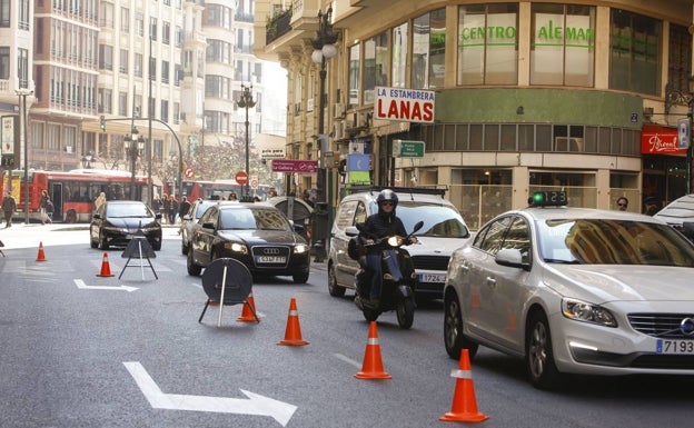 Vista de la emblemática esquina redondeada donde se encontraba Lanas La Estambrera. 