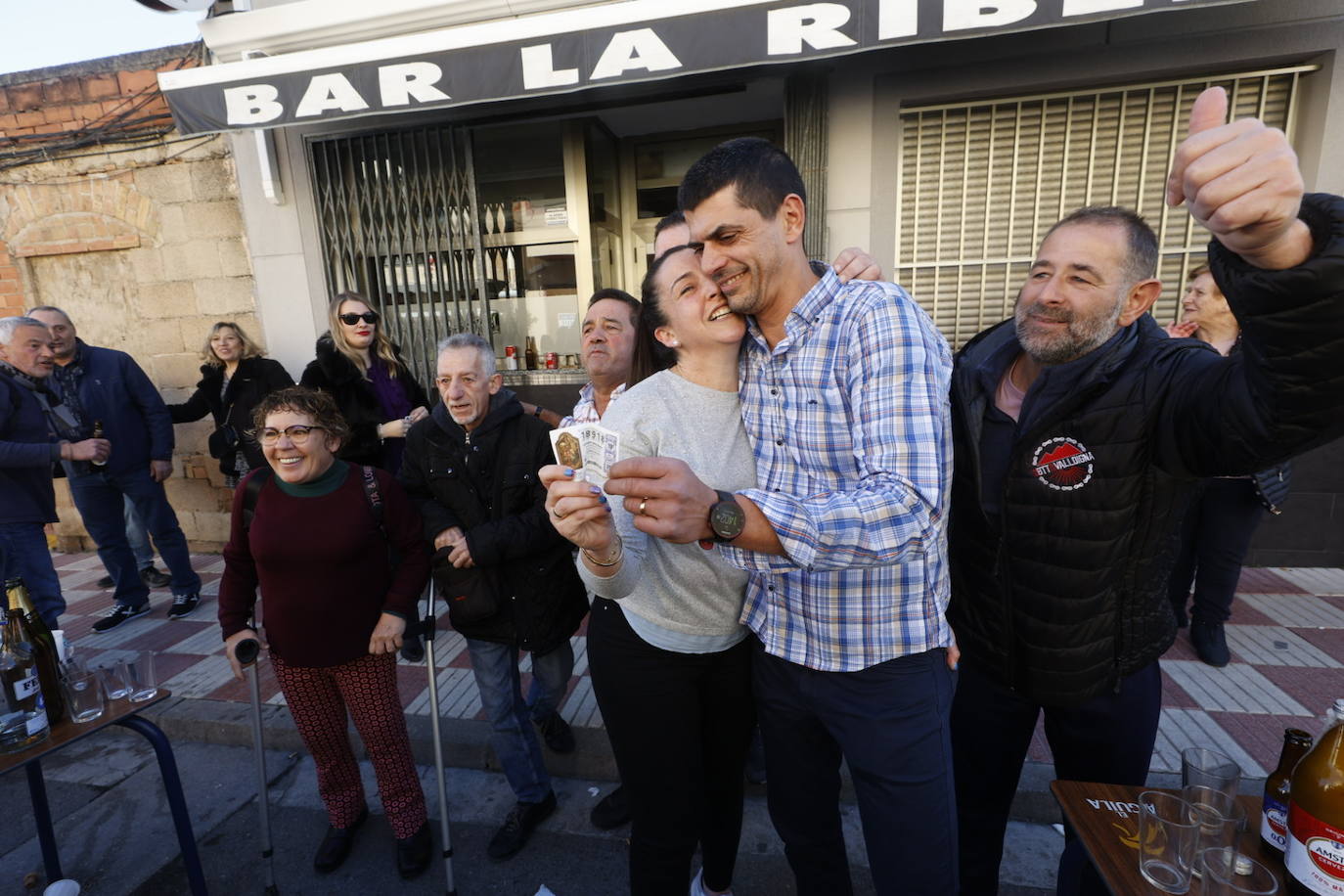 Bar La Ribera de Tavernes de Valldigna donde se ha vendido el tercer premio. 