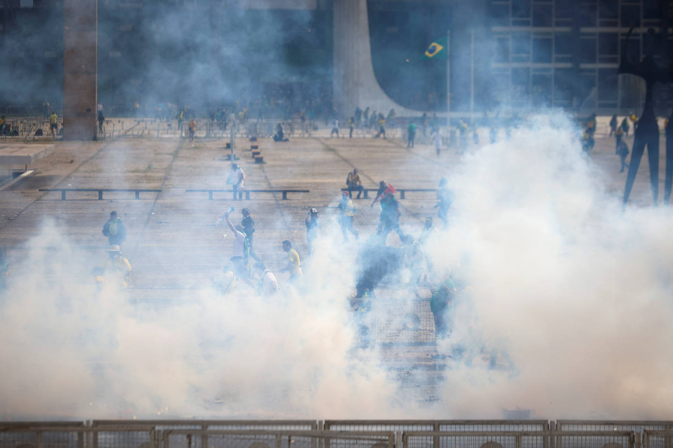 Fotos: Cientos de partidarios de Bolsonaro invaden el Congreso de Brasil