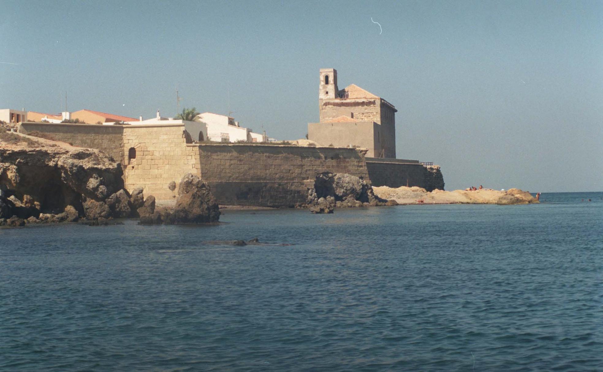 Tabarca, la única isla habitada de la Comunitat Valenciana. 