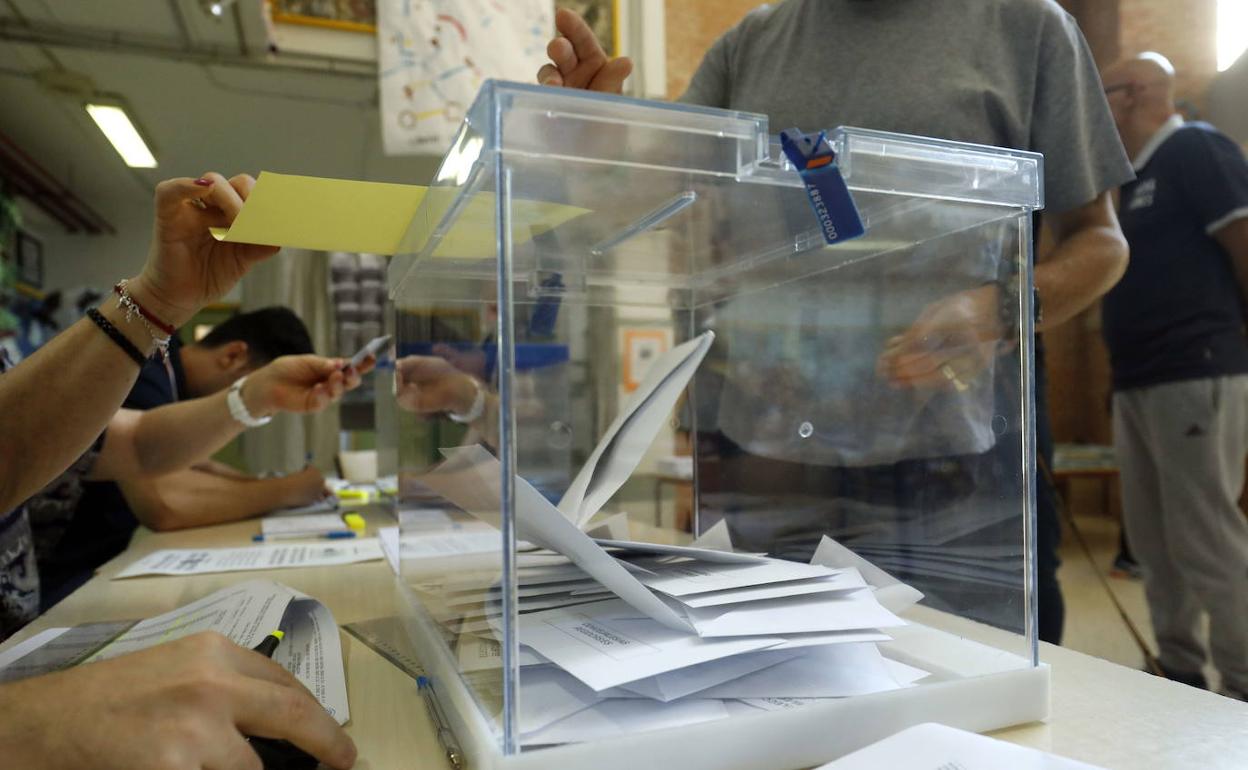 Colegio electoral en Valencia en las elecciones municipales de 2019. 