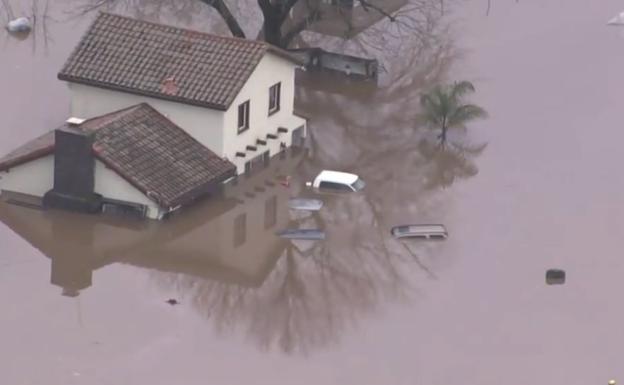 Inundaciones en casas en California. 