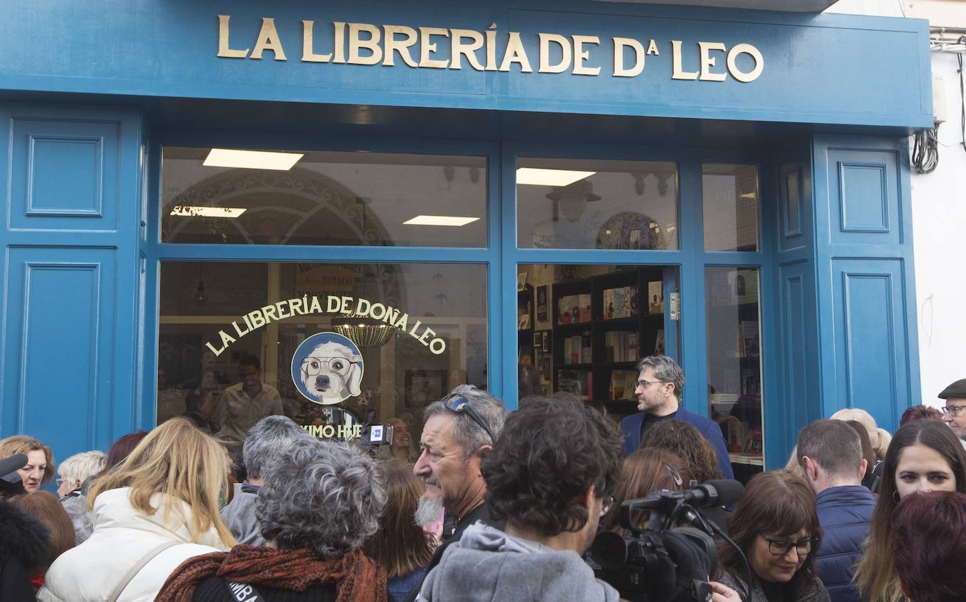 Fotos: Así es la librería que Máximo Huerta ha abierto en Buñol