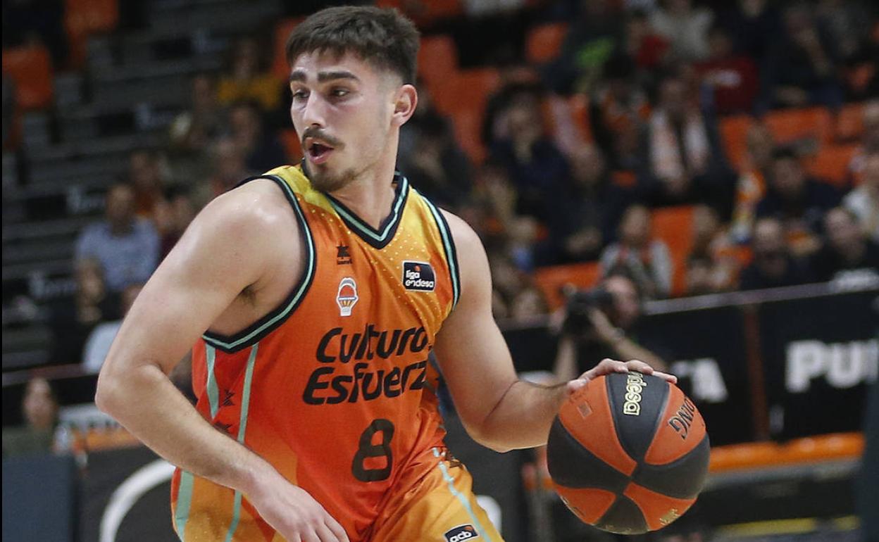 Guillem Ferrando, durante un partido en la Fonteta. 