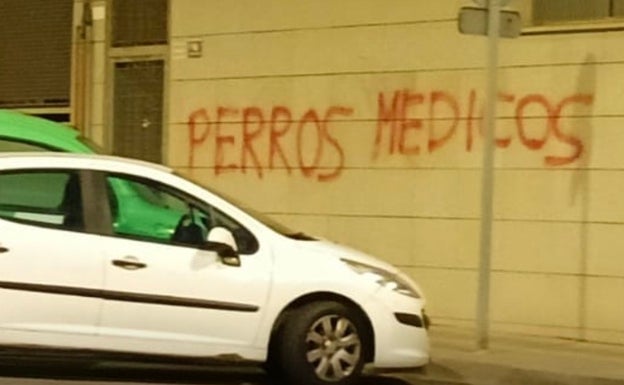 Un sindicato denuncia destrozos y pintadas contra médicos en un centro de salud de Castellón