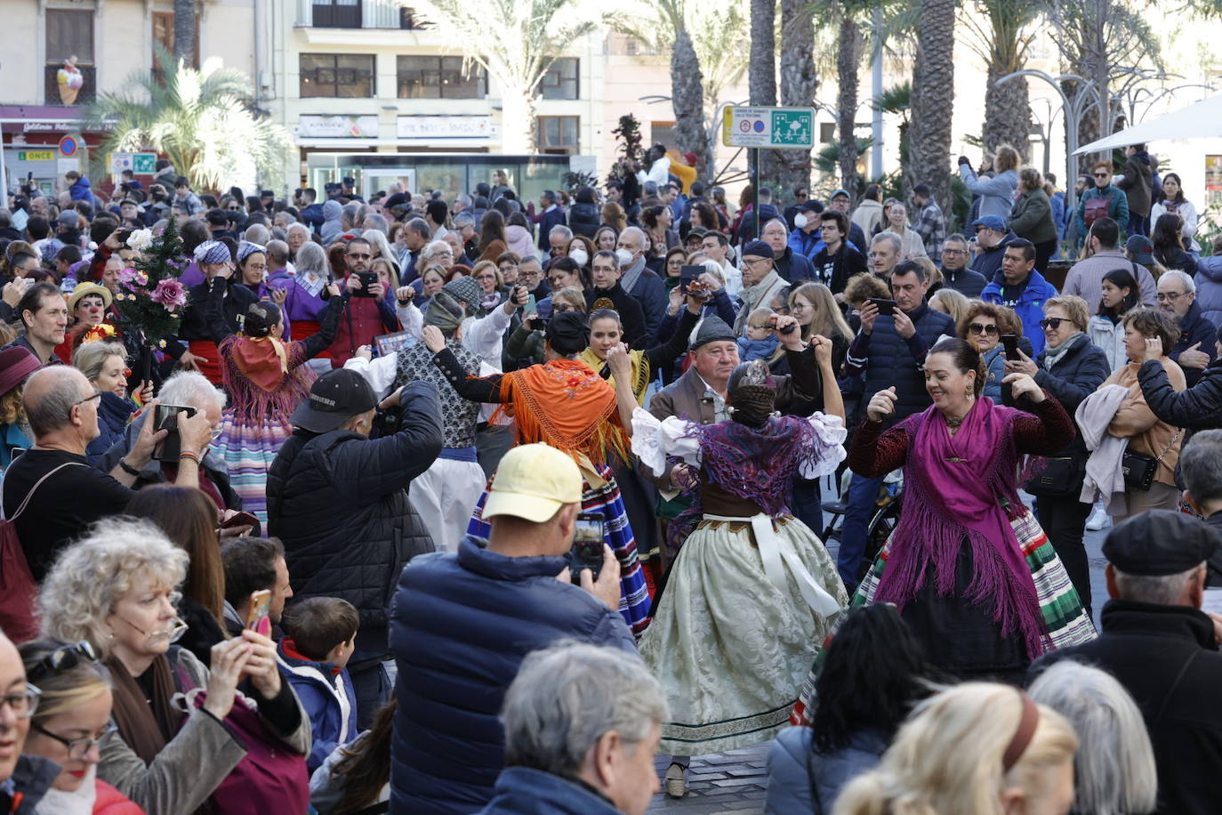 Fotos: Así ha sido la cabalgata de las Magas de Enero