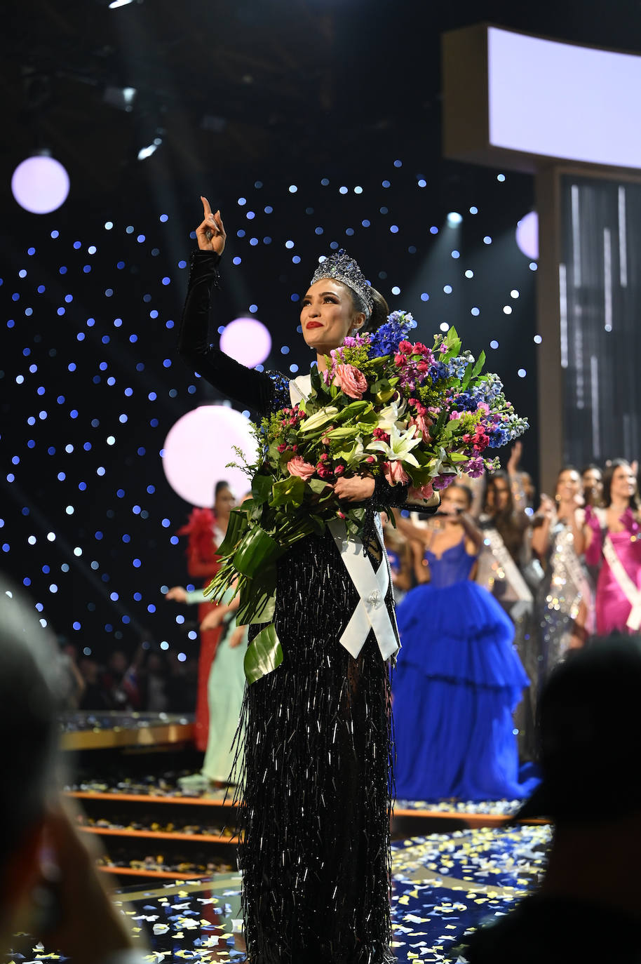 Miss Estados Unidos, R'Bonney Gabriel, fue coronada este sábado como Miss Universo en Nueva Orleans