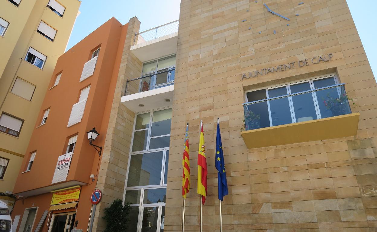 Fachada del Ayuntamiento de Calpe. 