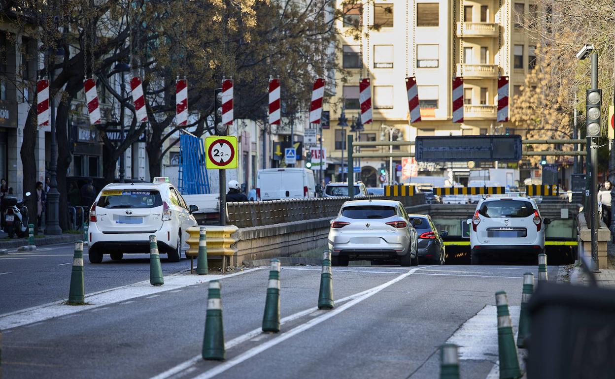 Acceso al túnel de Ángel Guimerá desde la calle Guillem de Castro. 