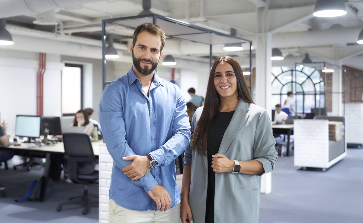 Diego Abad y Claudia Gómez, cofundadores de la startup. 