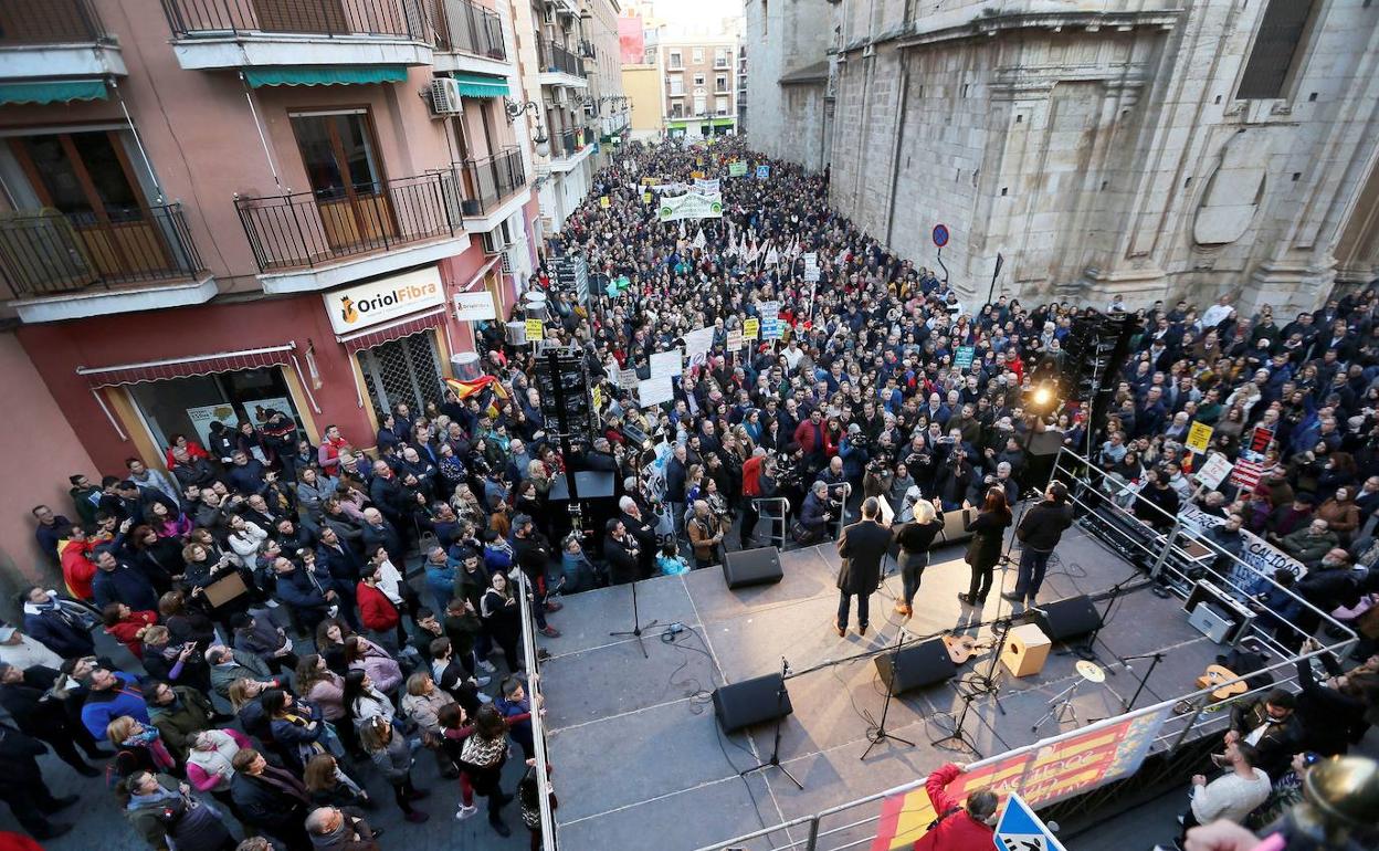 Manifestación contra la ley de plurilingüismo organizada en Orihuela, a principios de 2020. 