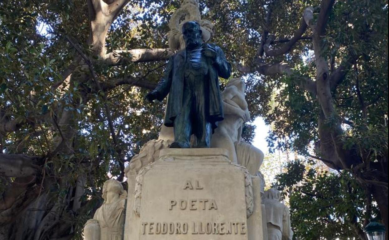 Aspecto de la escultura en la Gran Vía Marqués del Turia. 