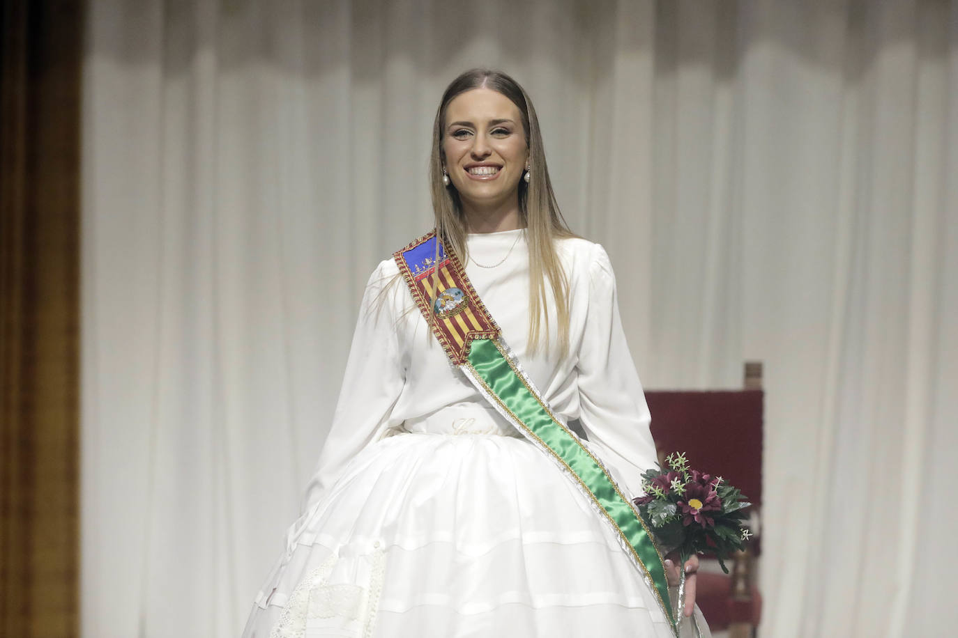 Fotos: Las falleras mayores de Valencia ensayan la exaltación