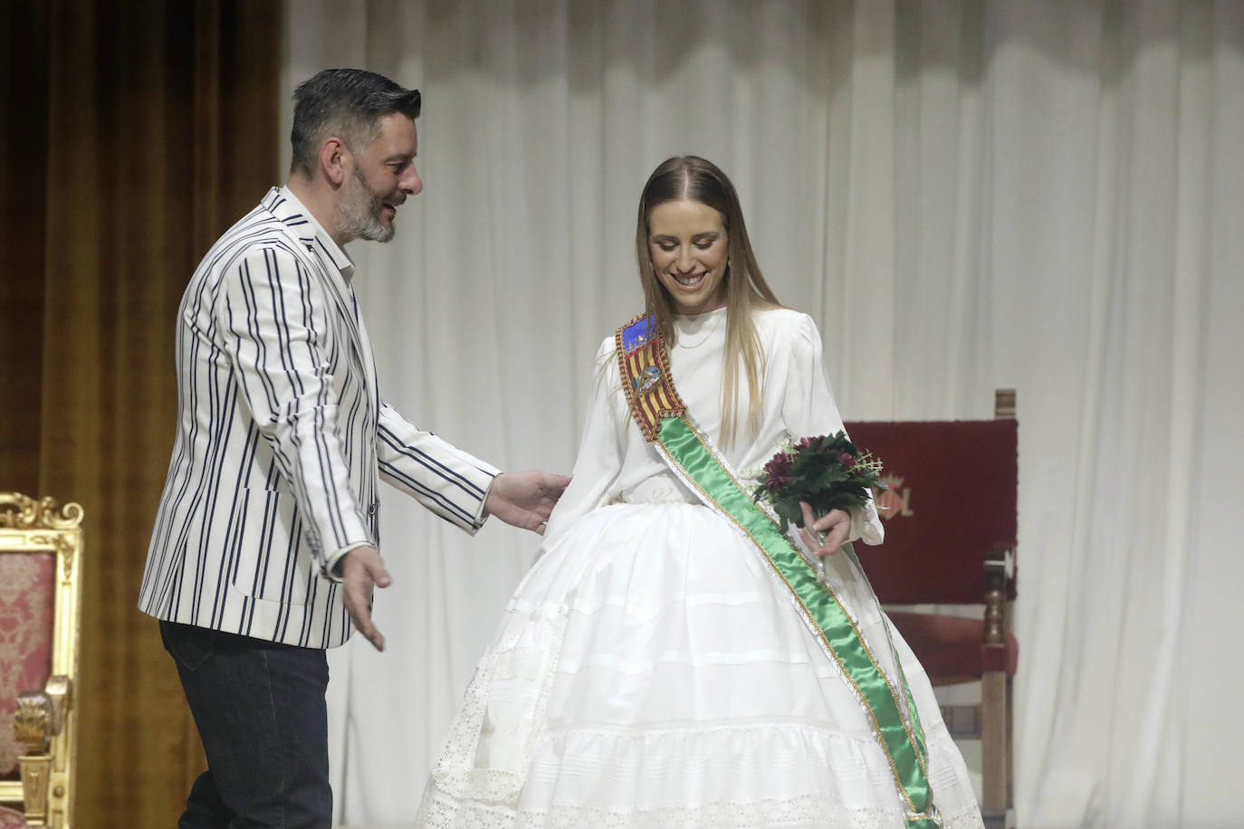 Fotos: Las falleras mayores de Valencia ensayan la exaltación