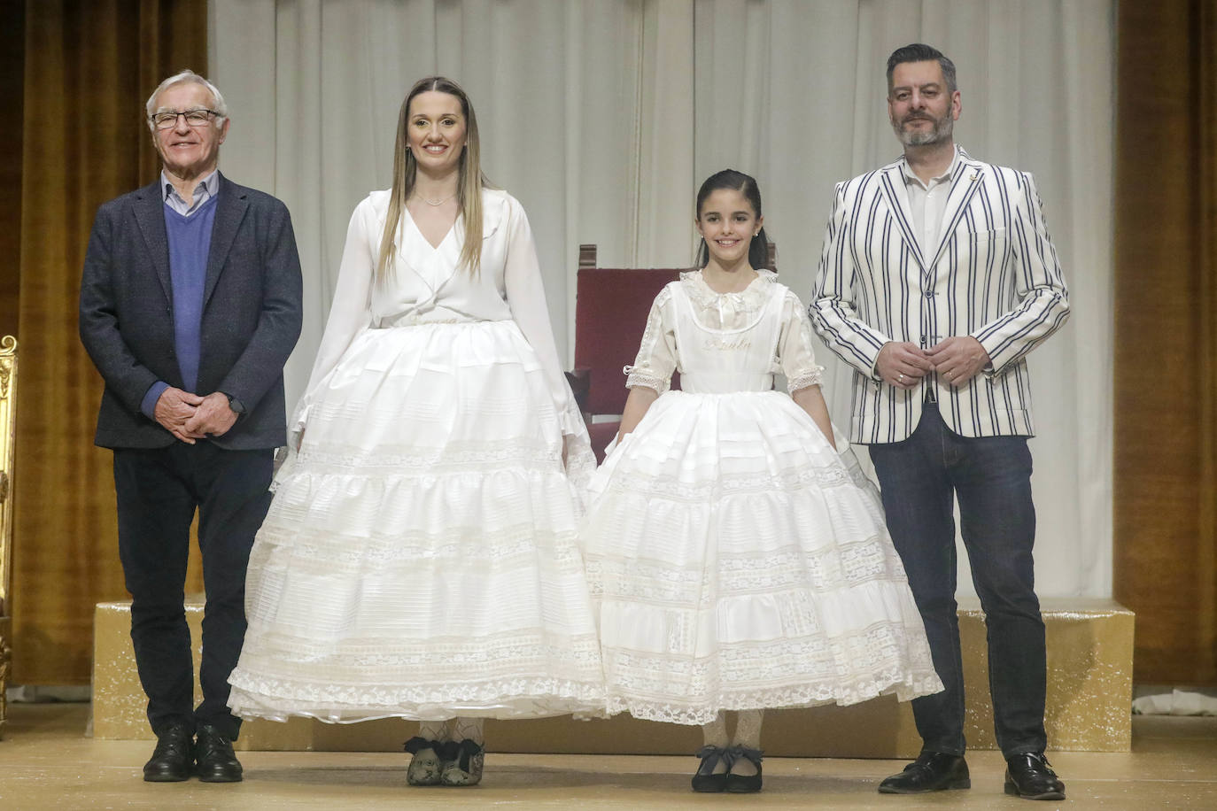 Fotos: Las falleras mayores de Valencia ensayan la exaltación