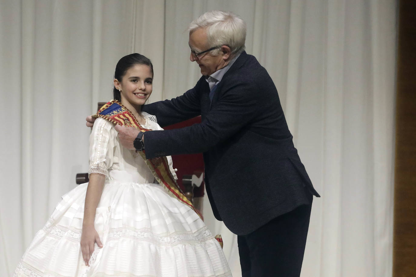 Fotos: Las falleras mayores de Valencia ensayan la exaltación