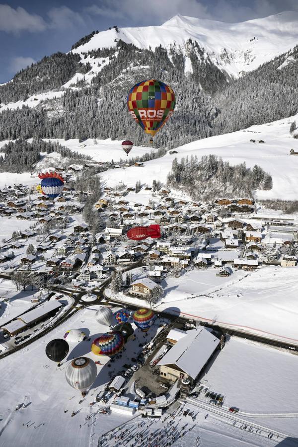 Fotos: Viaje en globo por los bellos parajes nevados de Suiza