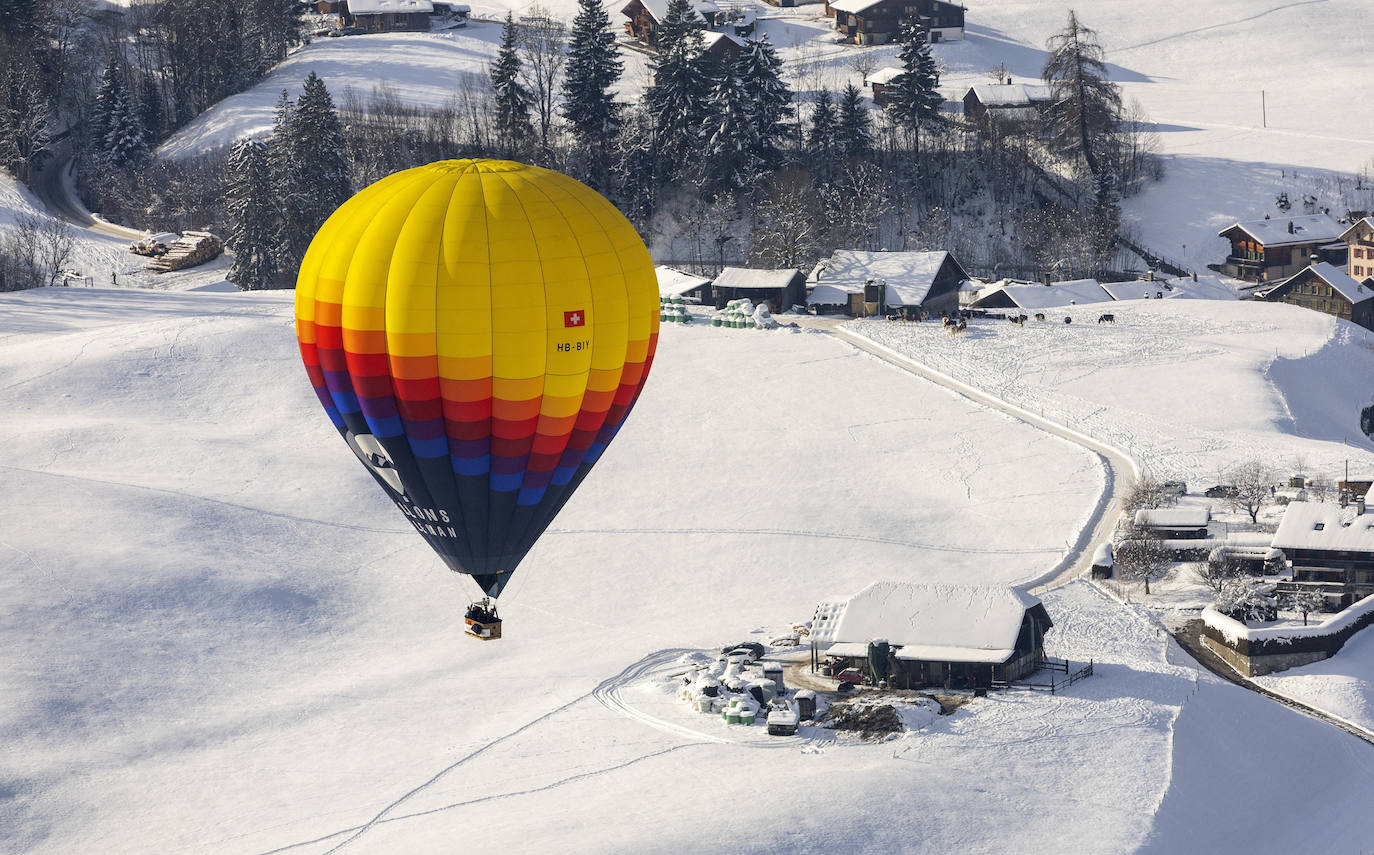 Fotos: Viaje en globo por los bellos parajes nevados de Suiza