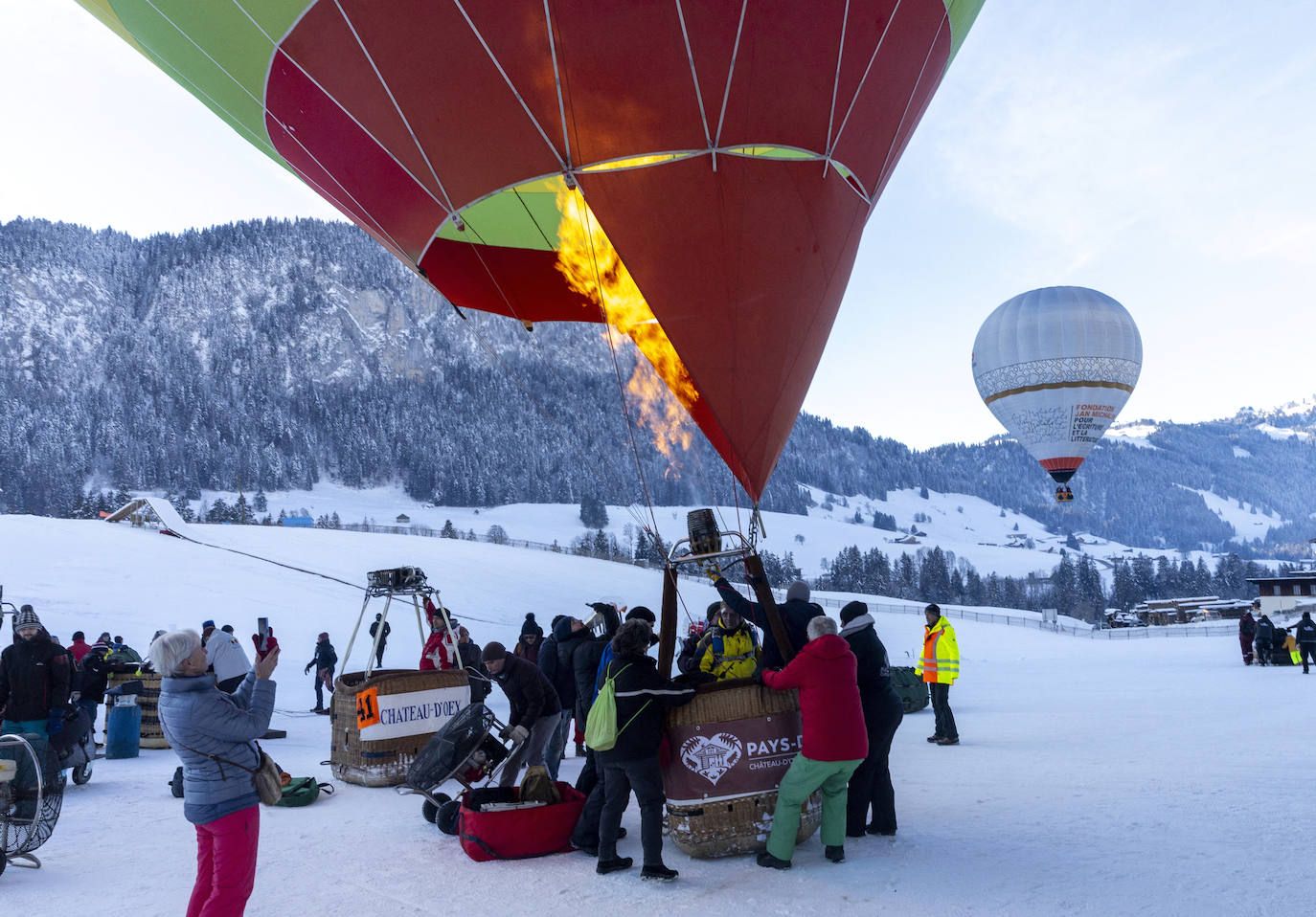 Fotos: Viaje en globo por los bellos parajes nevados de Suiza