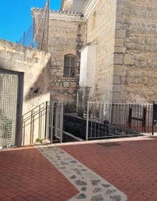 Imagen secundaria 2 - Antiguo frontón, lavador, y entorno de la iglesia. 