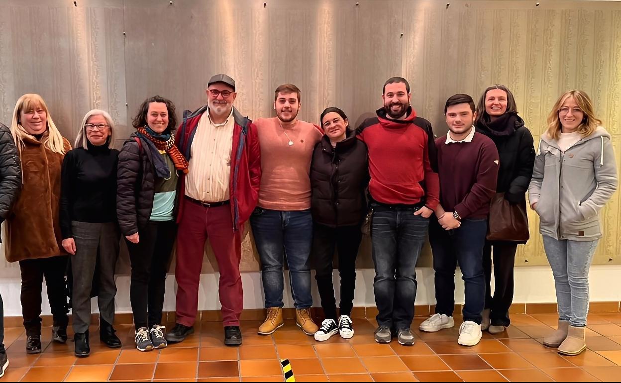 Toni Montes, en el centro, junto al resto de los miembros de Compromís per l'Alcúdia. 