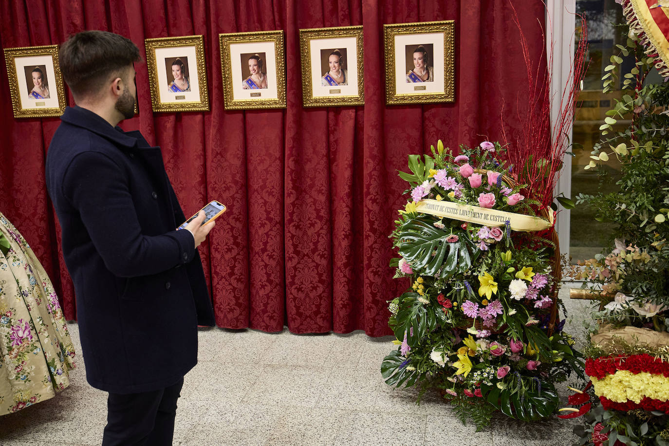 Canastilla de flores que le ha regalado L'Antiga a Laura Mengó