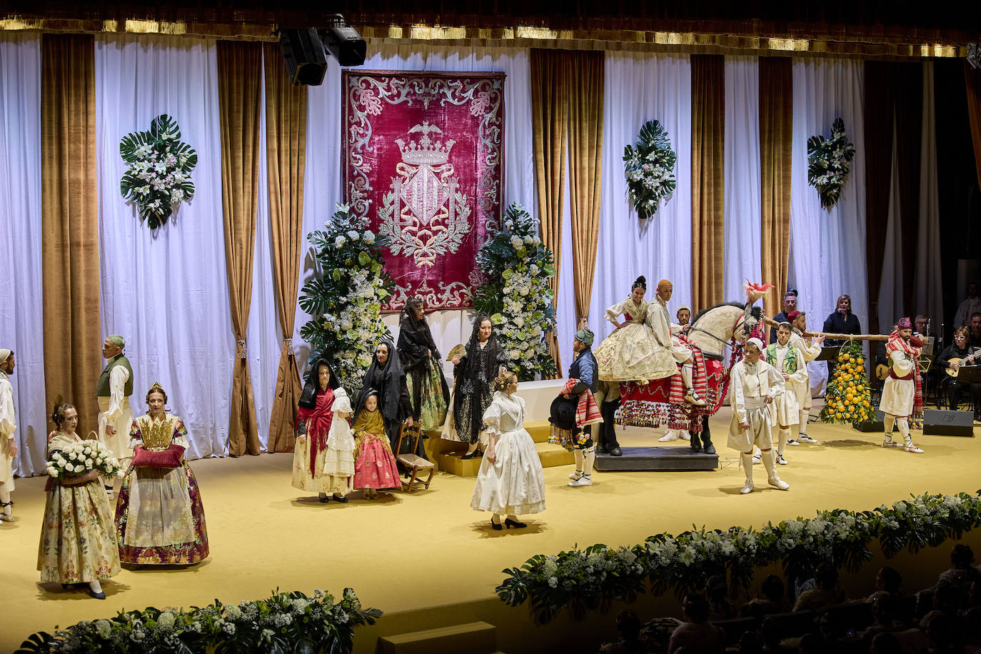 Fotos: La exaltación de la Fallera Mayor de Valencia, Laura Mengó, en imágenes