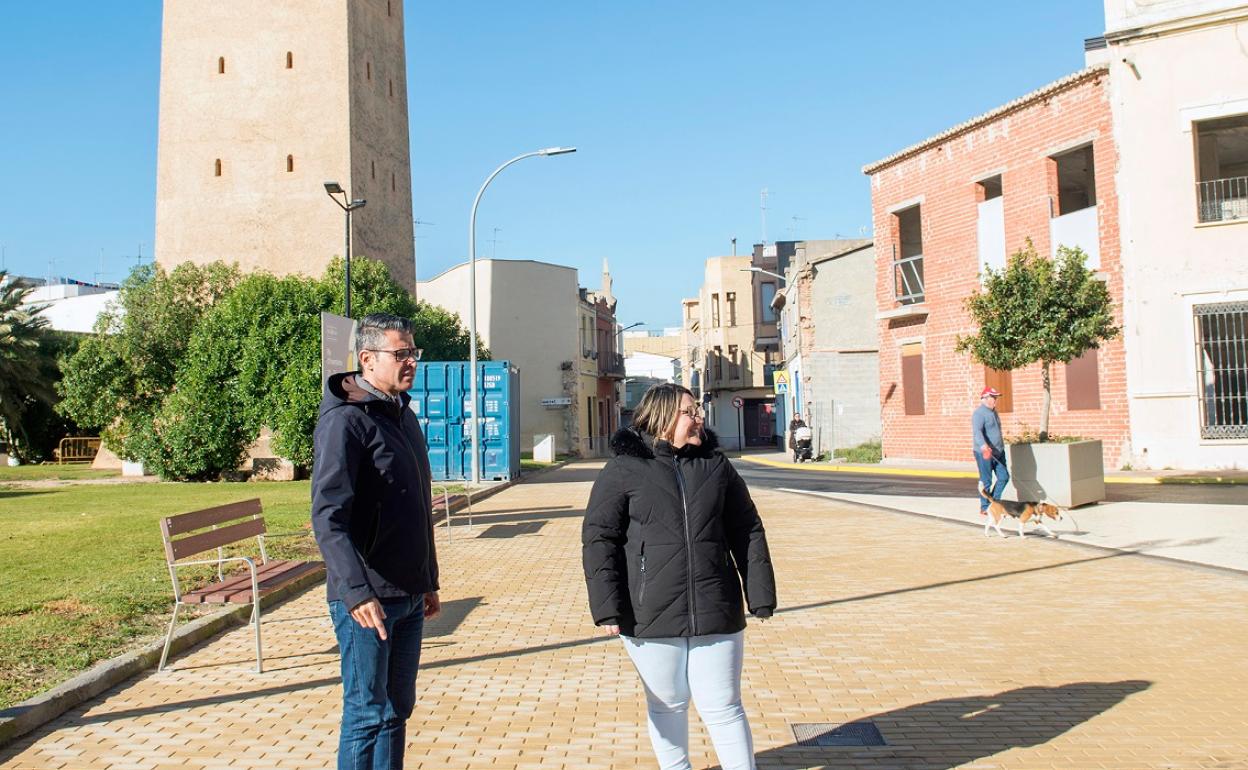 Visita a la plaza Mayor de Almussafes. 