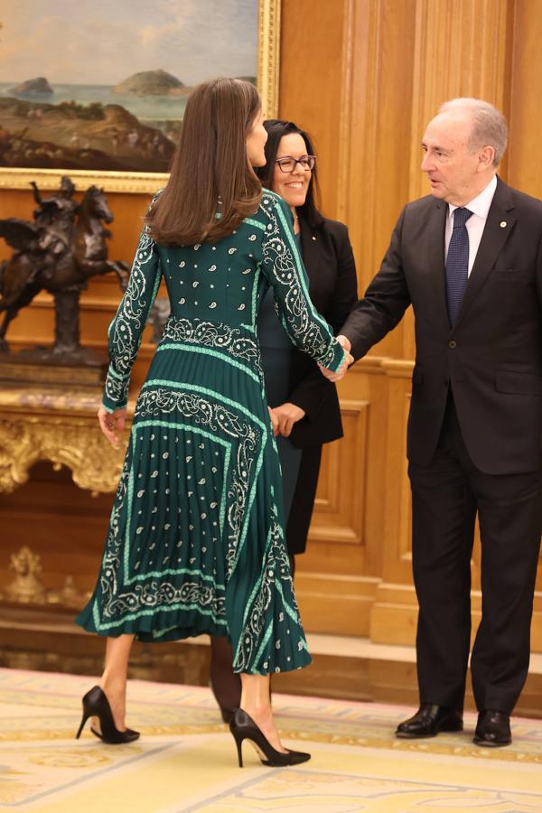 Fotos: Letizia recupera su vestido verde más viral