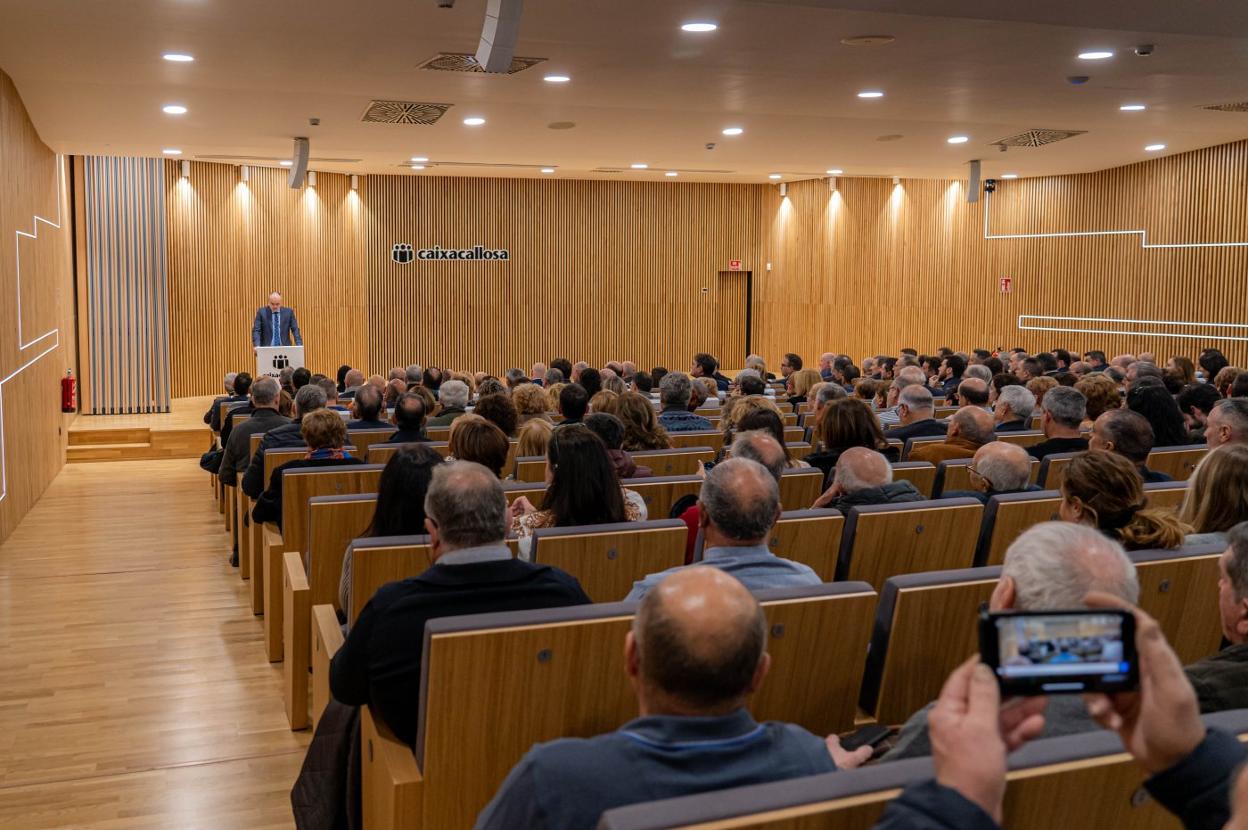 Interior del nuevo Edificio Social de CaixaCallosa. 