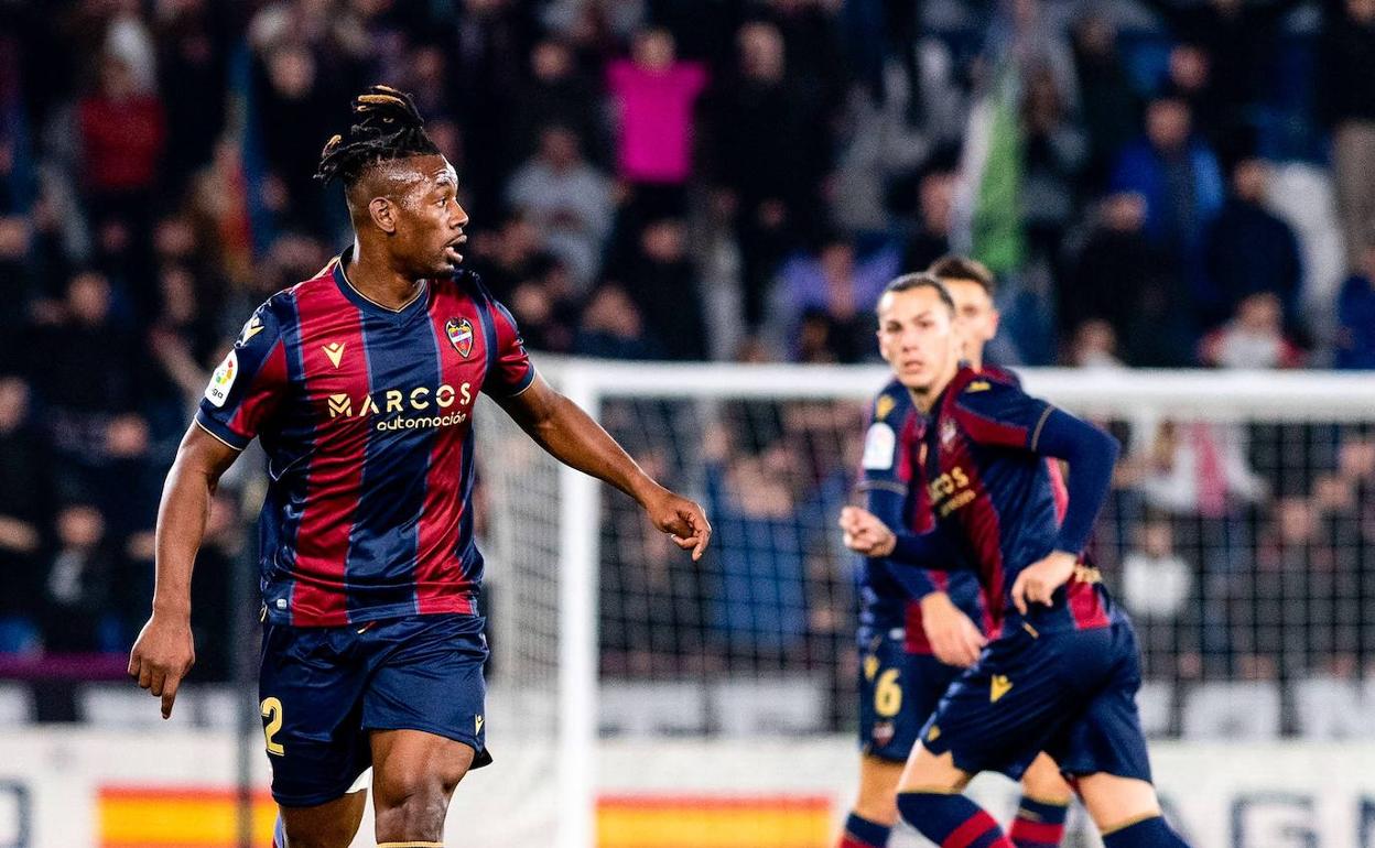 Mohamed Bouldini, durante un partido del Levante.