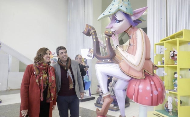 María José Catalá y Carlos Mazón, en la Exposició del Ninot. 