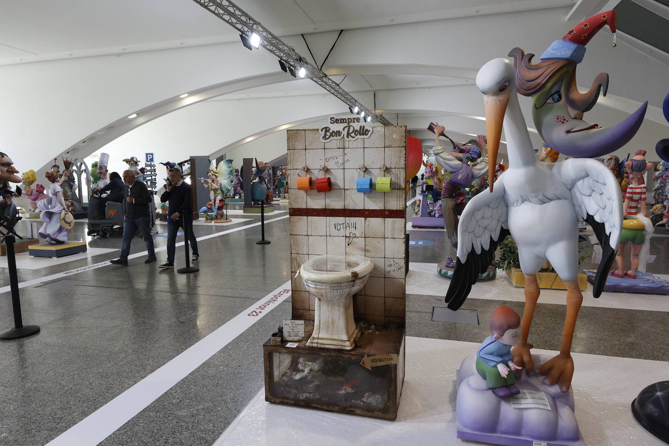 Fotos: Arranca la Exposició del Ninot 2023