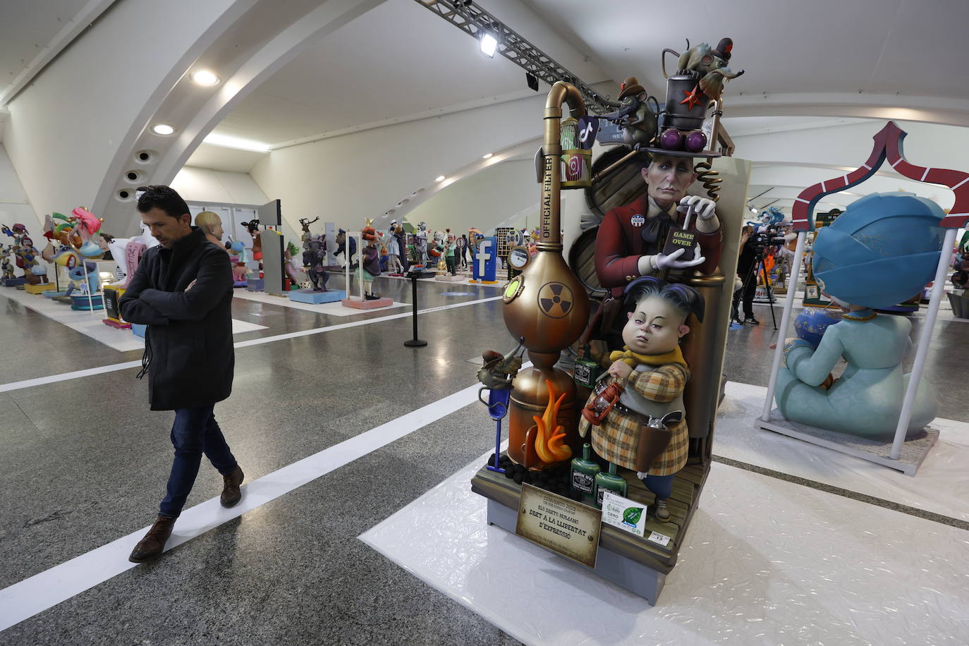 Fotos: Arranca la Exposició del Ninot 2023